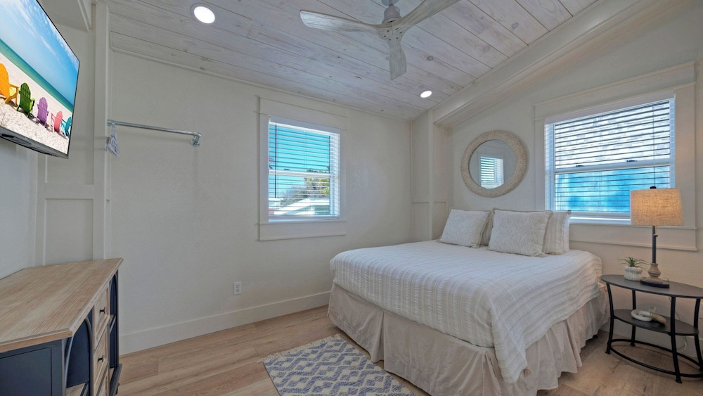 Seaglass Landing Private Pool, Cabana, & Near Port Aransas Beaches