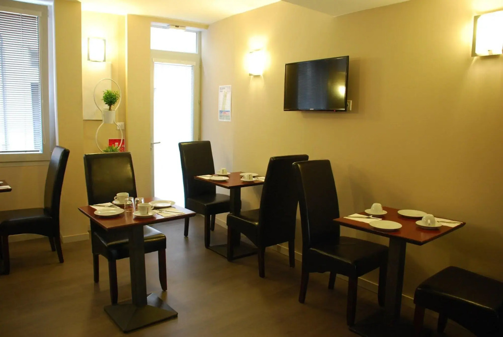 Ruthenium Hotel