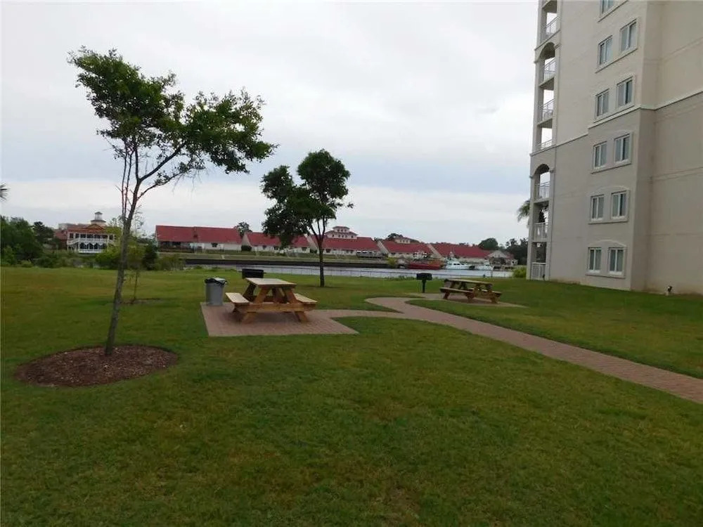 Yacht Club Villas #2-1005 3 Bedrooms 3 Bathrooms Condo