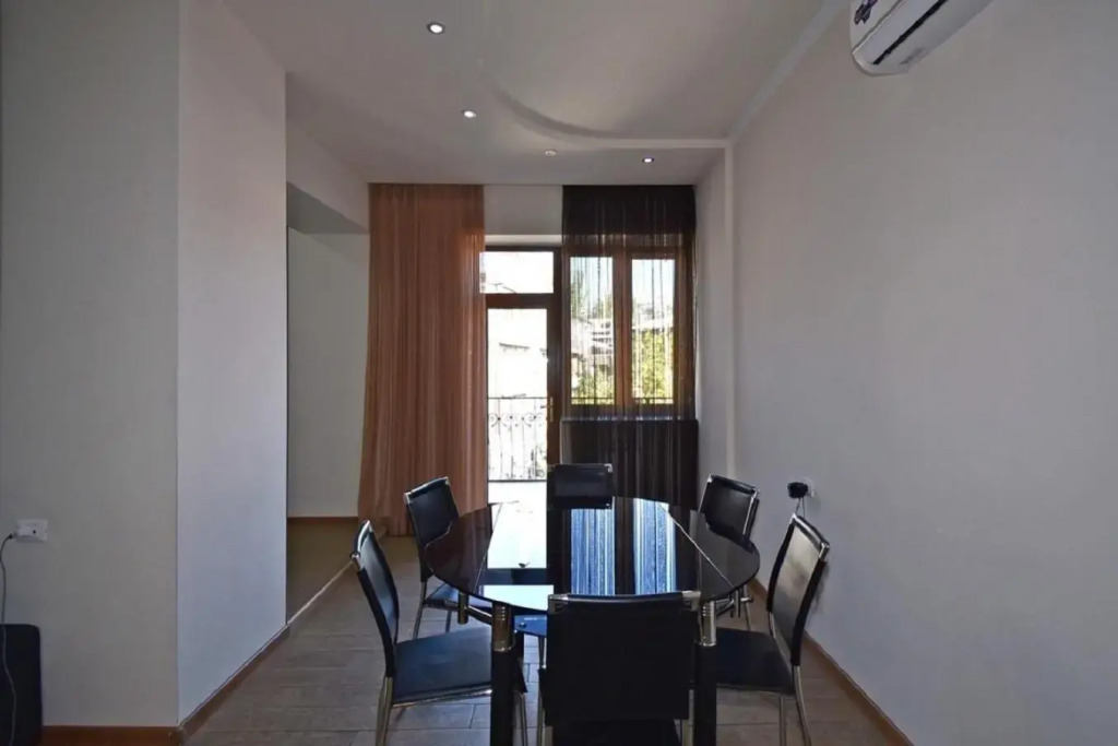 Tumanyan street 3 bedroom Deluxe apartment with Large Balcony TM662