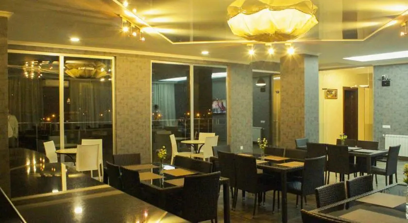 Hotel Holiday House Batumi