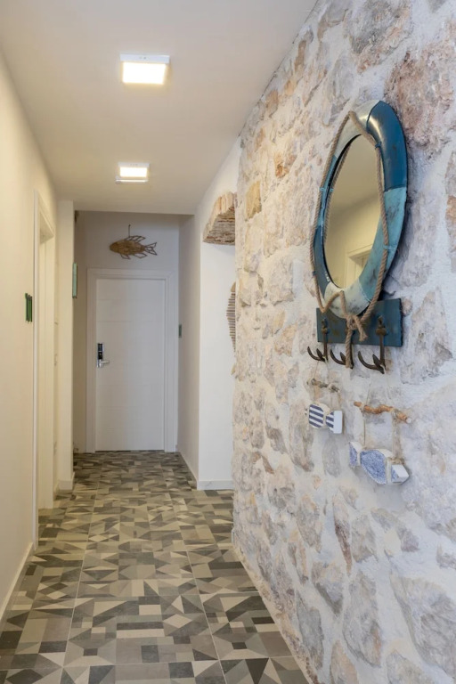 Apartments and Rooms Villa Naida