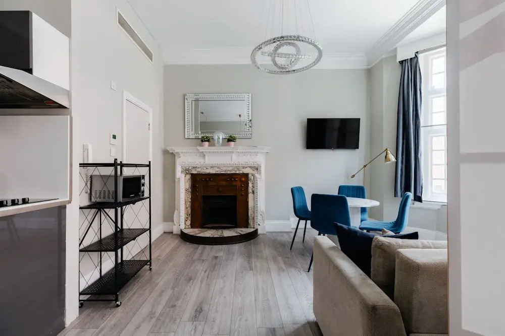 Apts in the Heart of High st Kensington