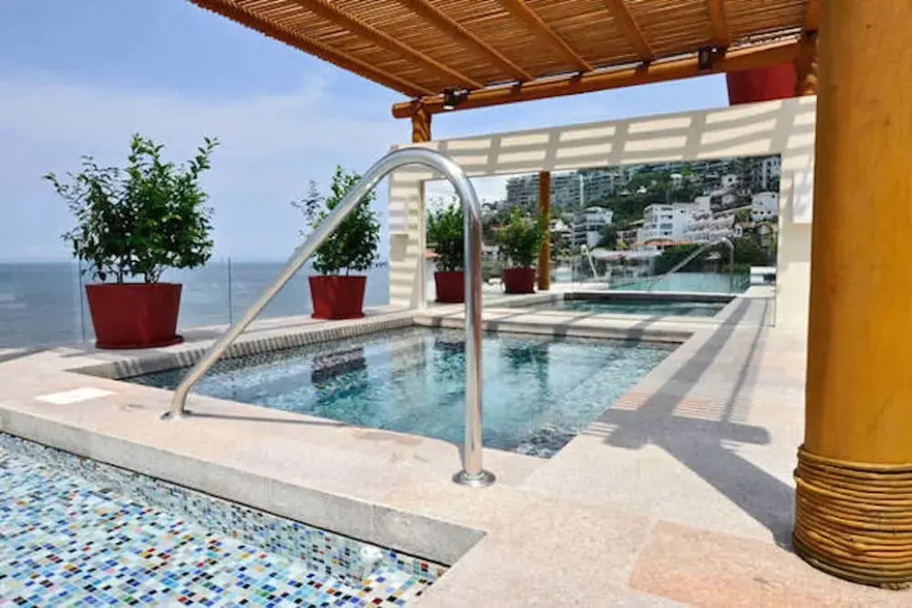 Condo V177 303