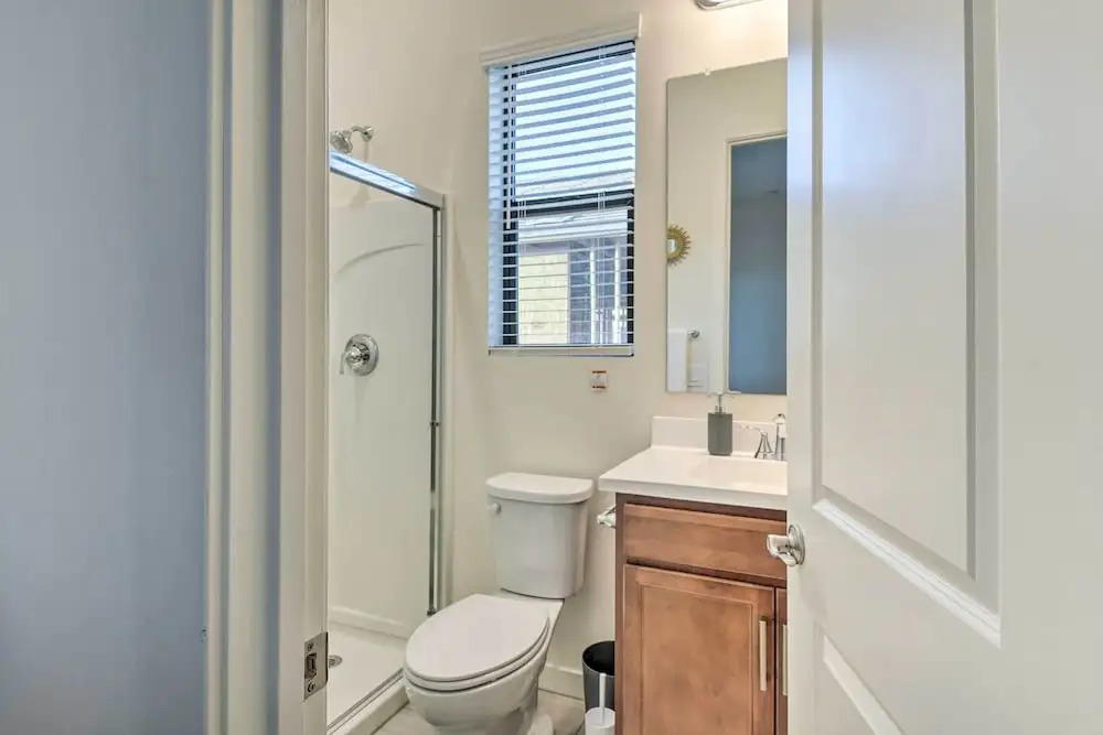 Modern Glendale Getaway ~ 3 Mi To Stadium!
