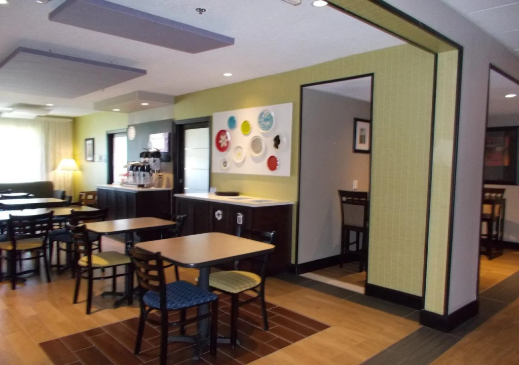 Comfort Inn & Suites Miami - Route 66