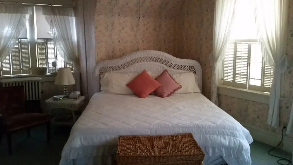Victorian Inn Bed and Breakfast