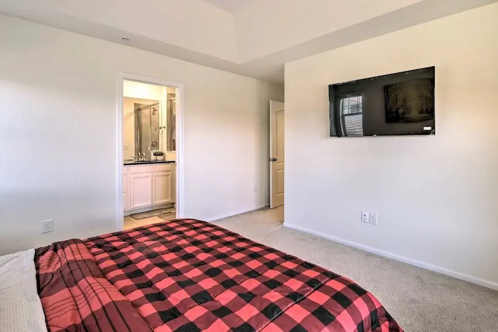 Charming 3BR Retreat - Perfect for Families!