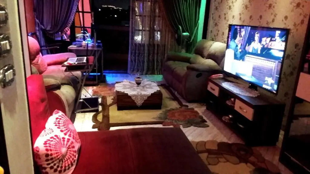 Private Room In Apartment with Sea & Hilton View
