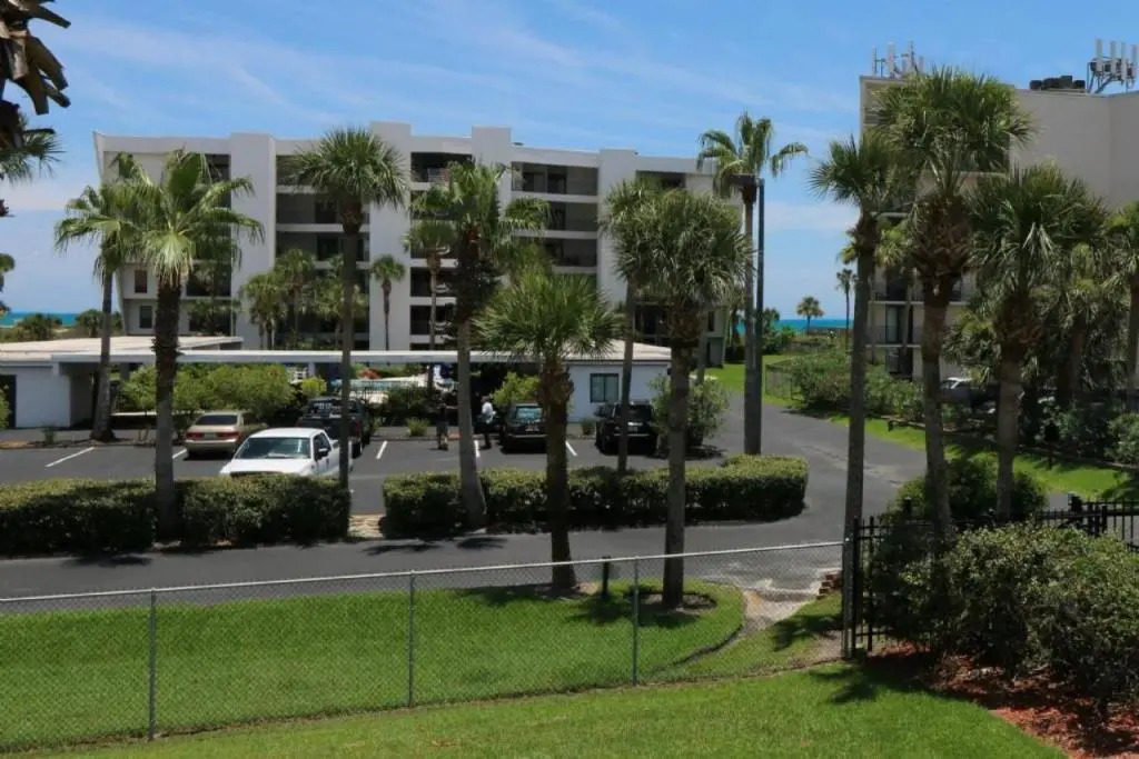 Ocean Village Club H21