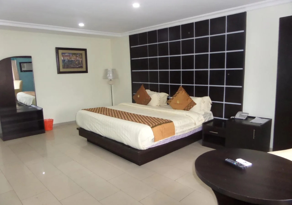 Galpin Suites Hotel