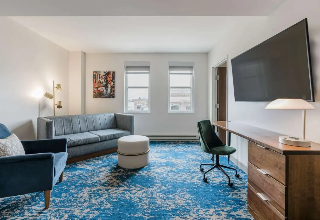 Hotel Elkhart, Tapestry Collection By Hilton