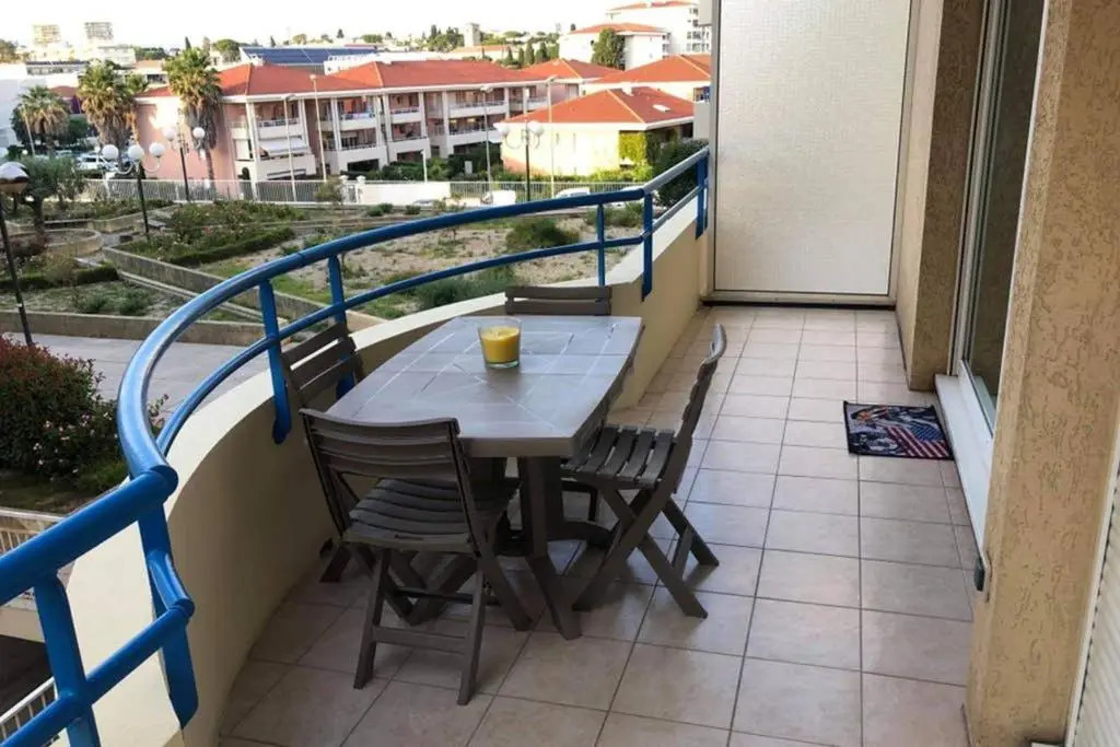 Appartement Juan-les-Pins antibes piscine et mer a 200m
