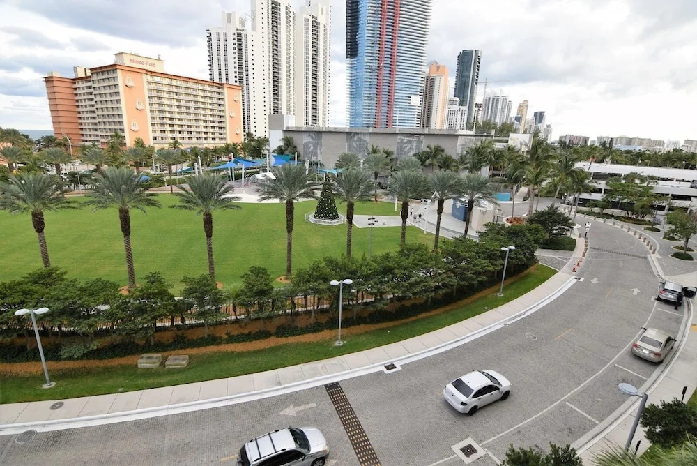 Spectacular 2 Bed 2 Baths Right Across The Beach