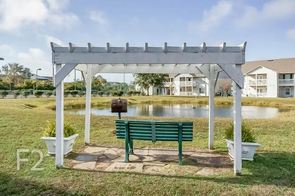Charming 2BR Condo w/ Private Balcony in Gulf Shores, Pool, Hot Tub