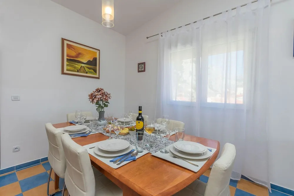 Apartment Goge