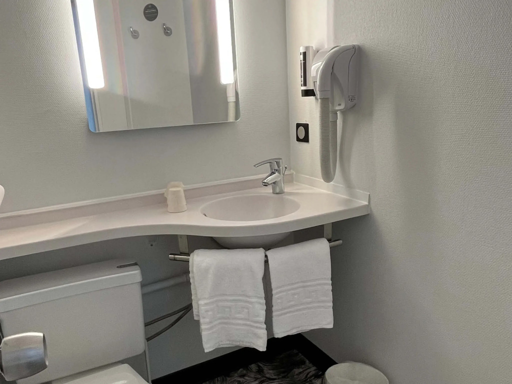 B&B HOTEL Montluçon Saint-Victor