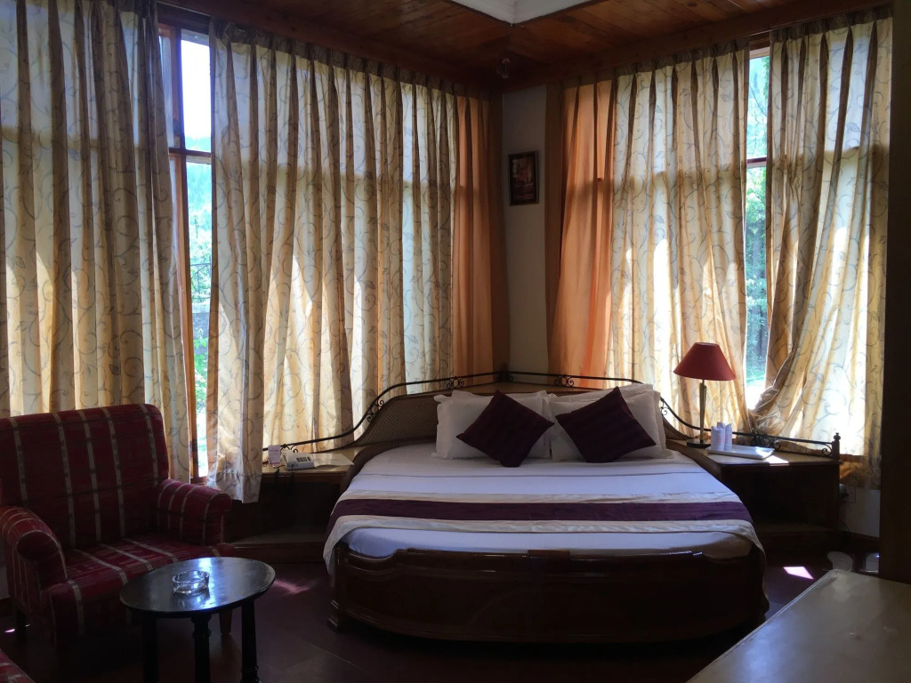The Highland Park - A Truly River side Resort