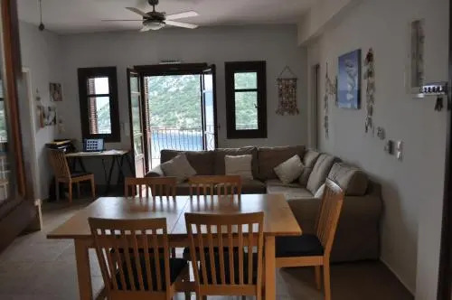 Poli Home