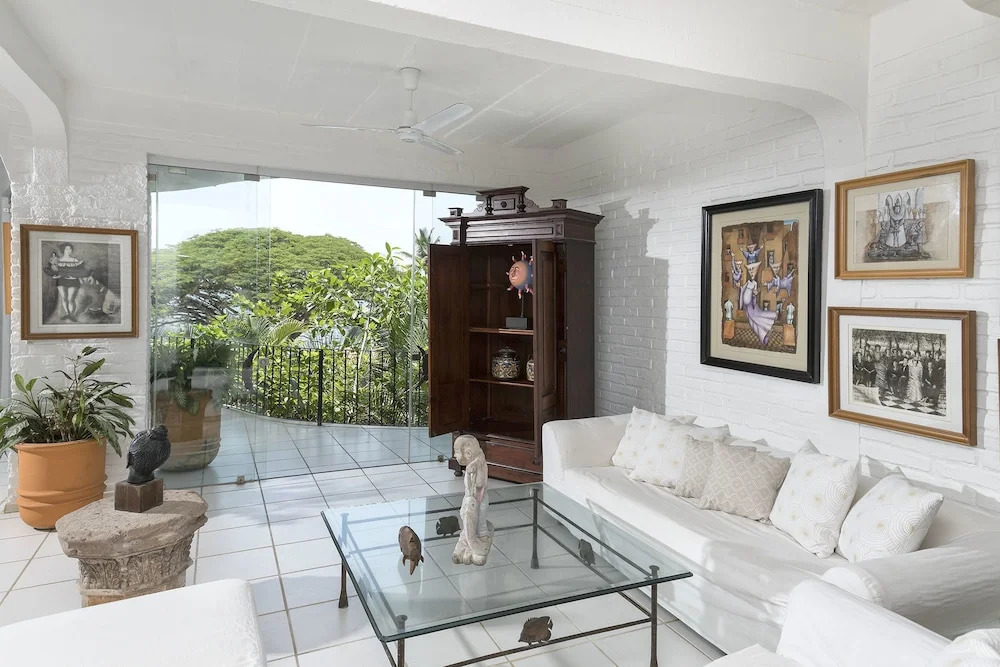 Casa Galeria by Sergio Bustamante