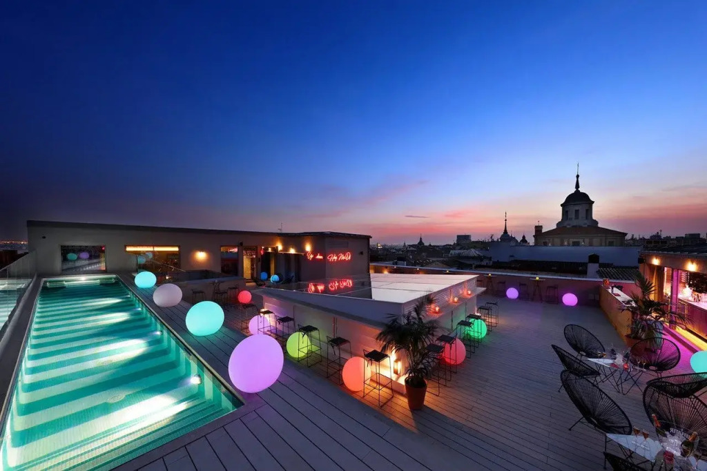 The Cruise Hotel