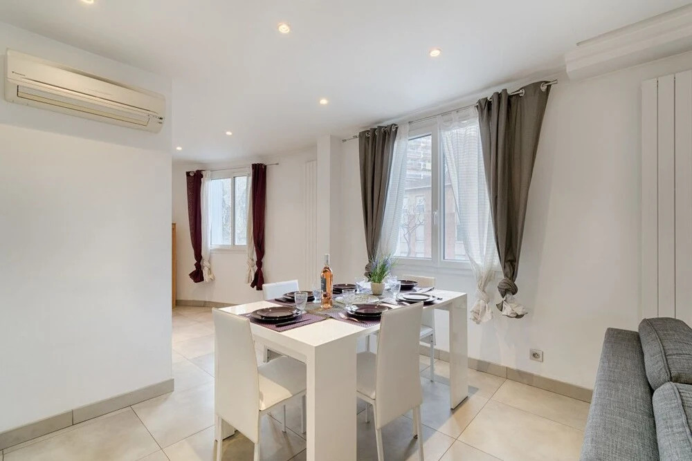 4-room Apartment at the Crossroads Marseille Life