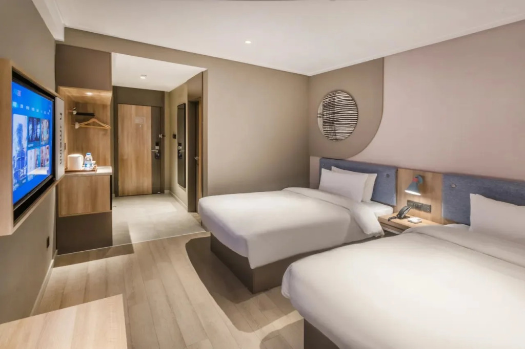 Homeinn  (Suzhou Guanqian Street Renmin Road Branch)
