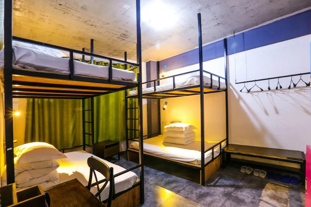 Comma Travel International Youth Hotel