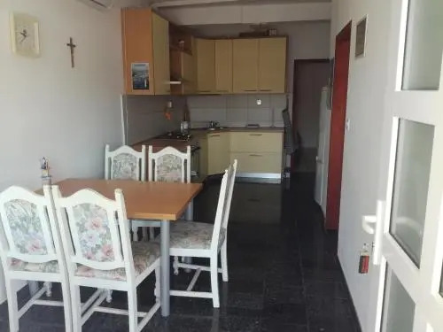 Apartments Mali Mate