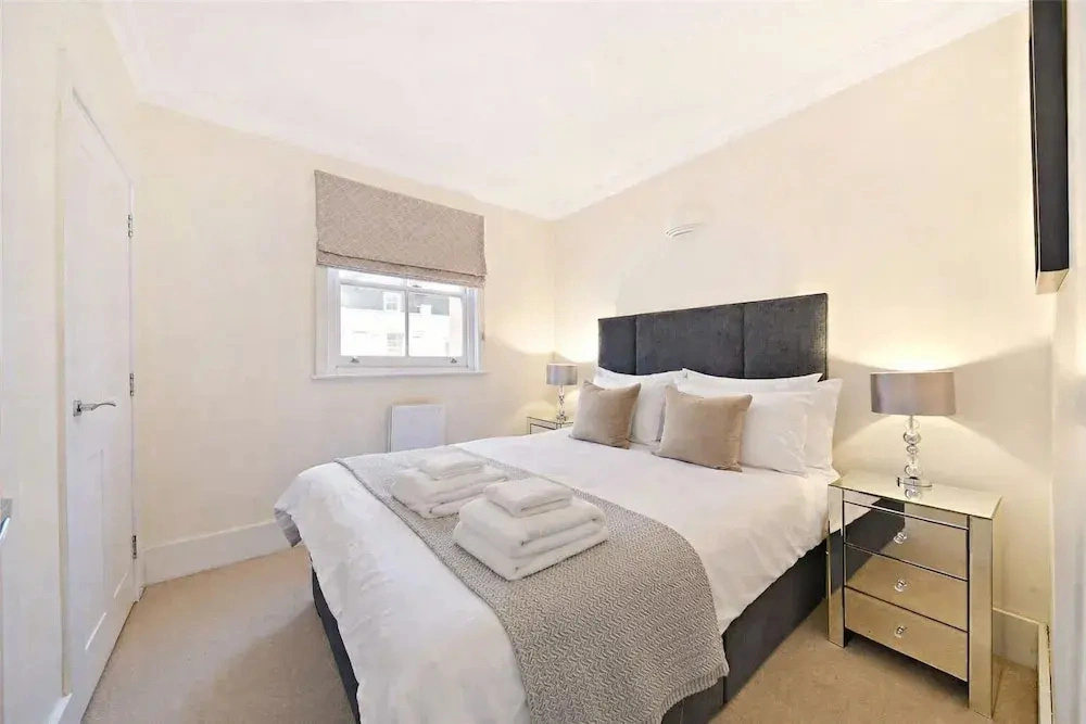 New Oxford Street Central Apartment