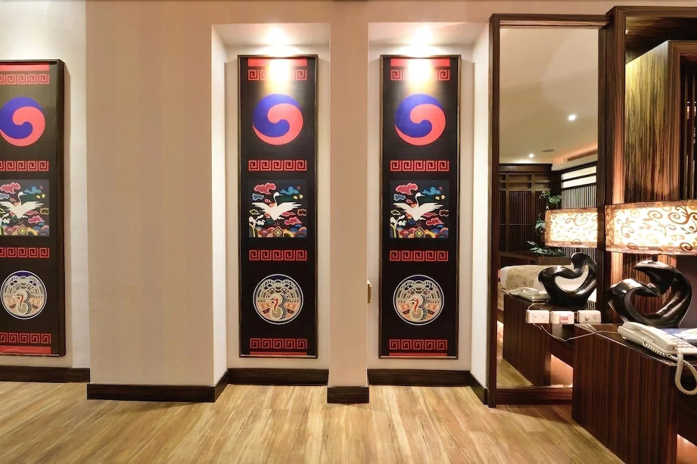 Eden Exoticism Planet Hotel
