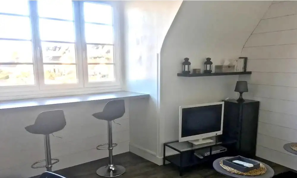 Apartment With one Bedroom in Port-en-bessin-huppain, With Wonderful sea View and Wifi - 6 km From the Beach