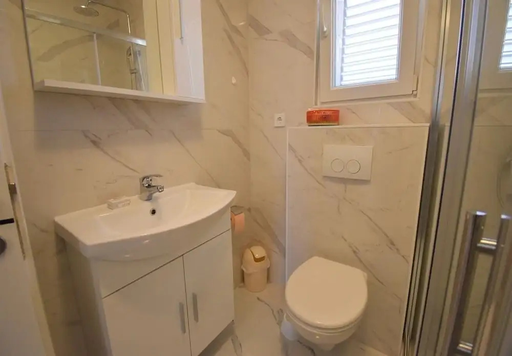 Branka - 80 m From Beach - H