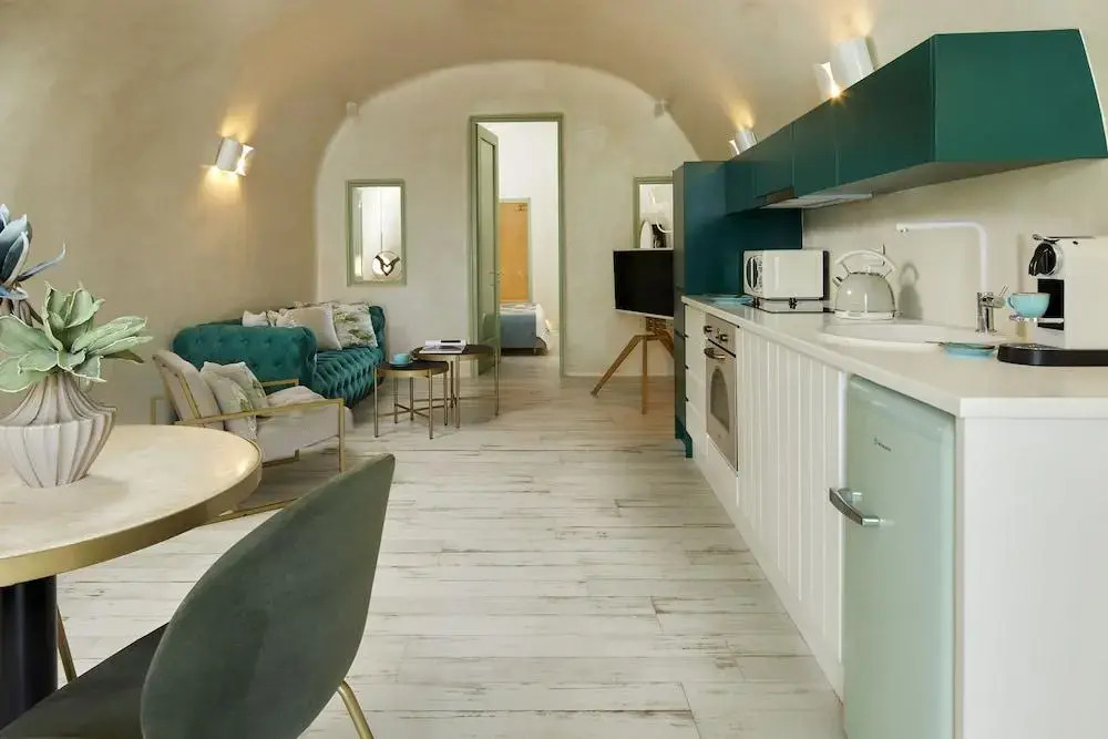 Gitsa Cliff Luxury Villa