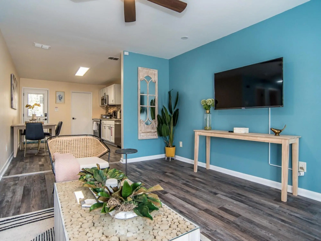 905 Fayetteville Oasis