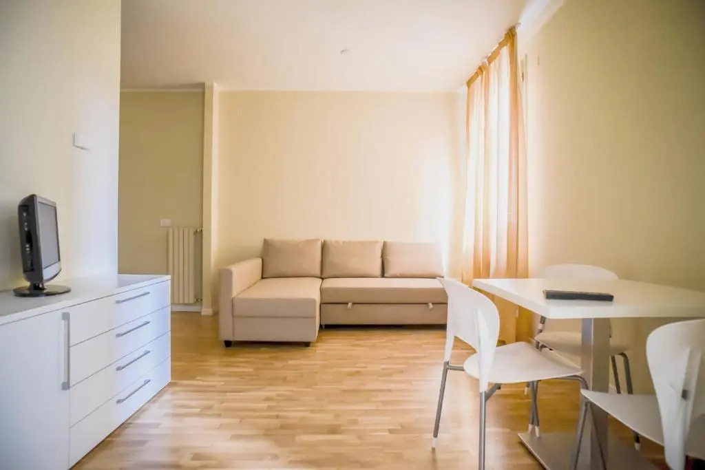 Dante Ravenna Apartments