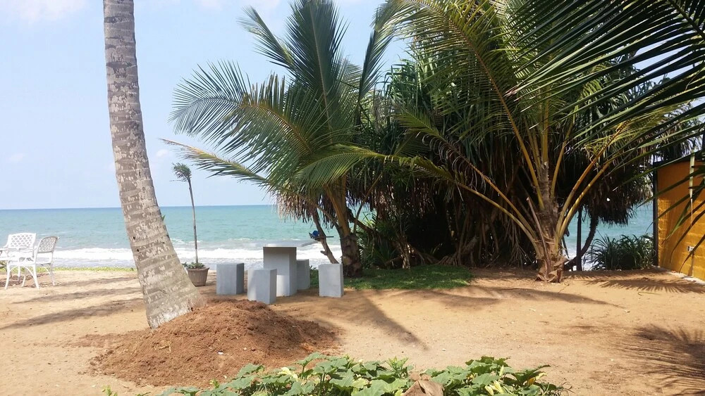 Airport Beach Villa