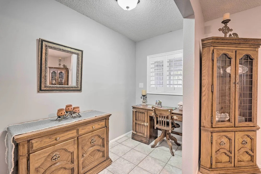 2 Mi to Old Town Scottsdale: Home w/ Pool Table