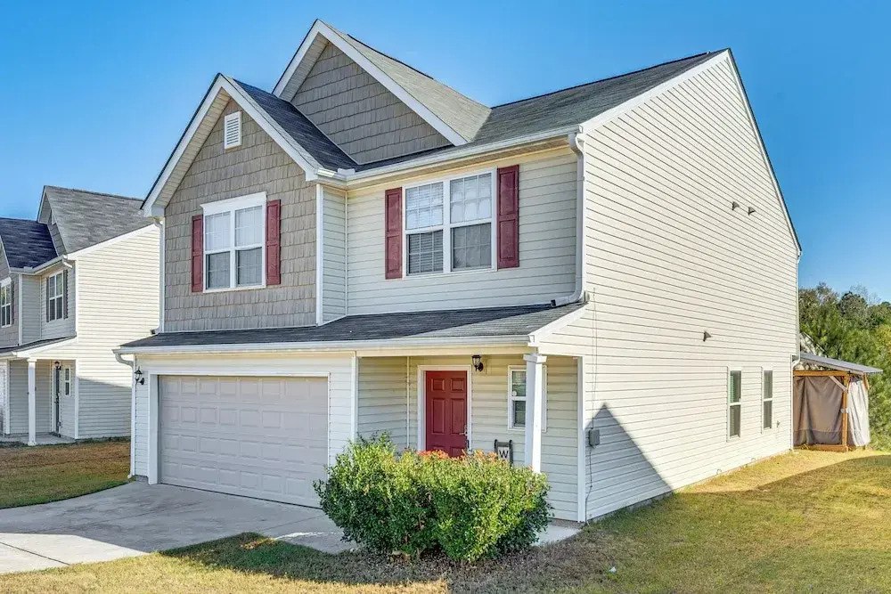 6 Mi to Atlanta Airport! Home w/ Furnished Patio
