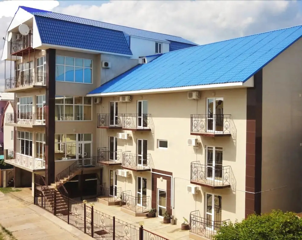 Hotel Chernomorskiy