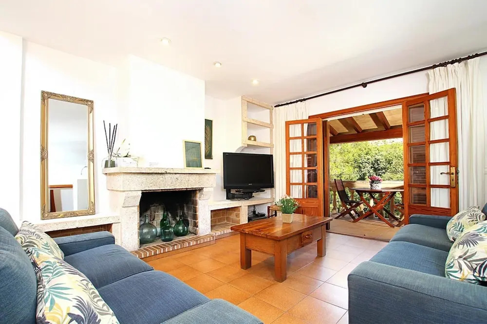 Villa - 4 Bedrooms with Pool and WiFi - 108763