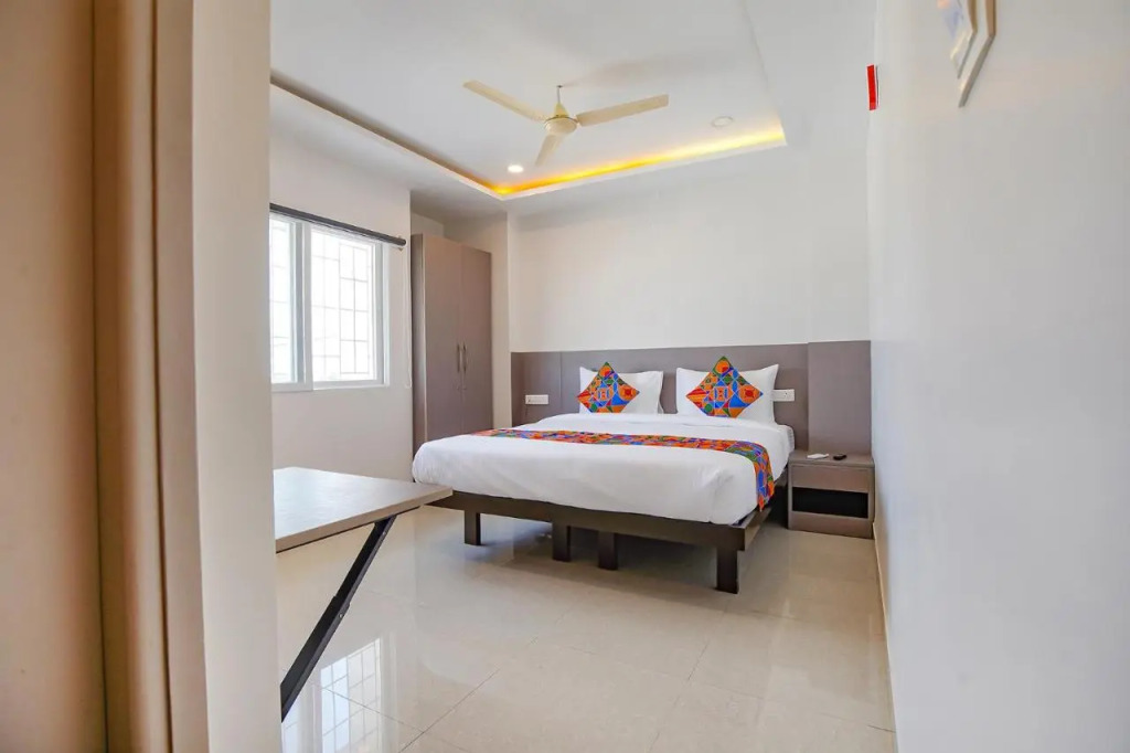 Fabhotel Athasri Inn