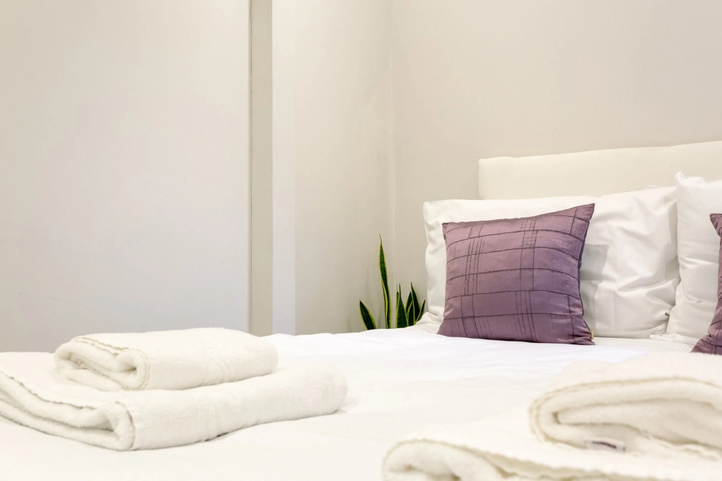 1 Bedroom Garden Flat In Hammersmith