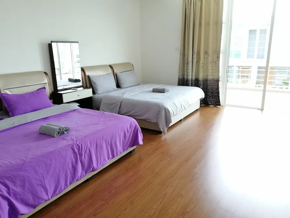 LE Homestay AUSTIN HEIGHTS