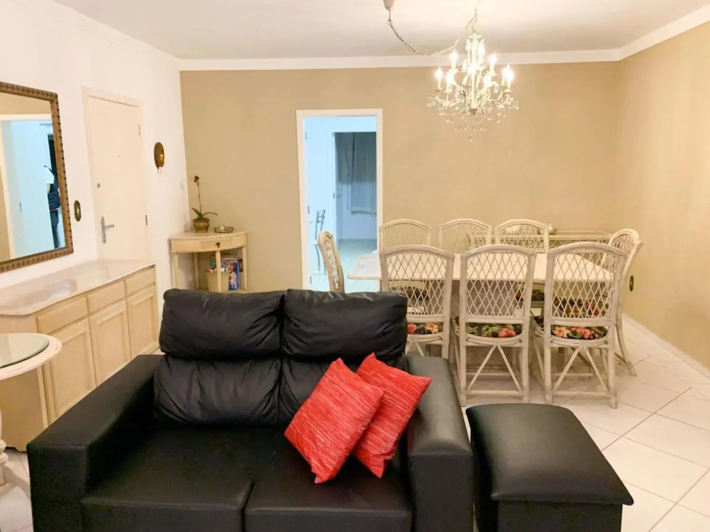 Apartamento Itapema na Av principal à 50 m da praia