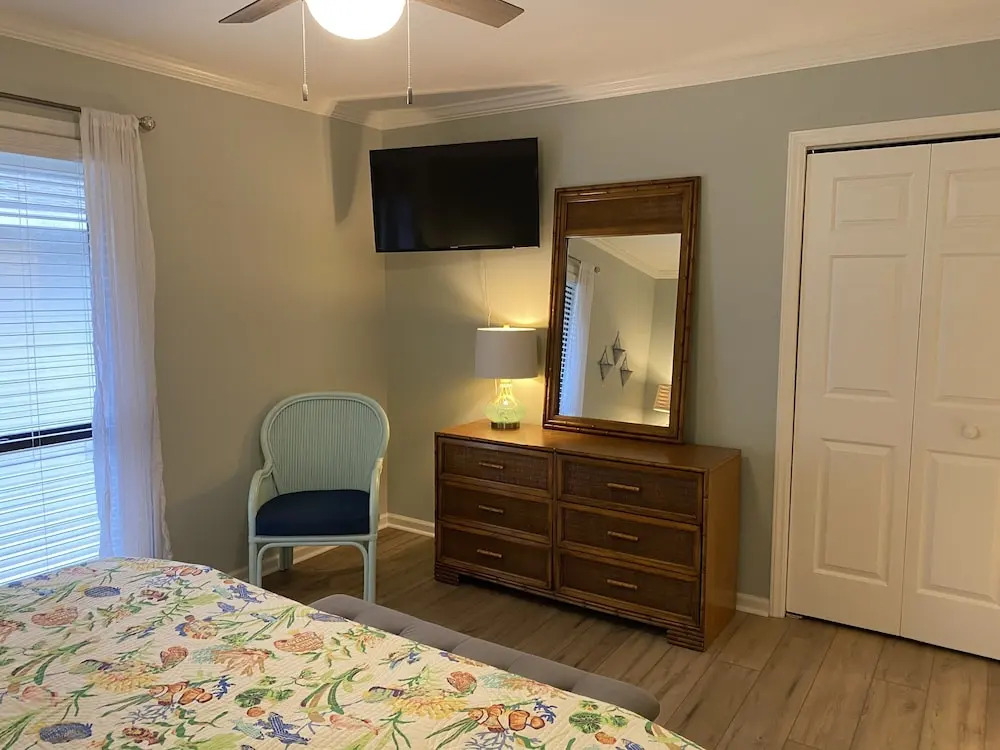 Tilghman Lakes H4 3 Bedroom Condo by RedAwning