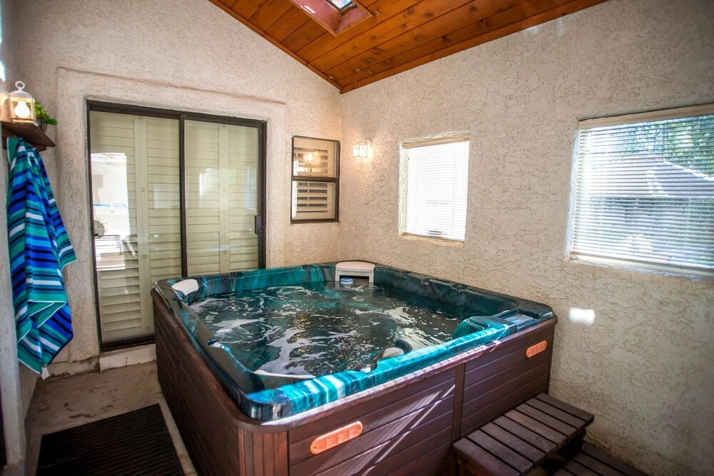 Luxury 6BR 10min to LV Strip Sleeps 20