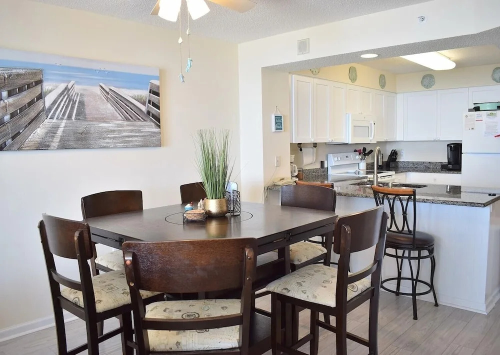 Ashworth 1006 2 Bedroom Condo by RedAwning, North Myrtle Beach