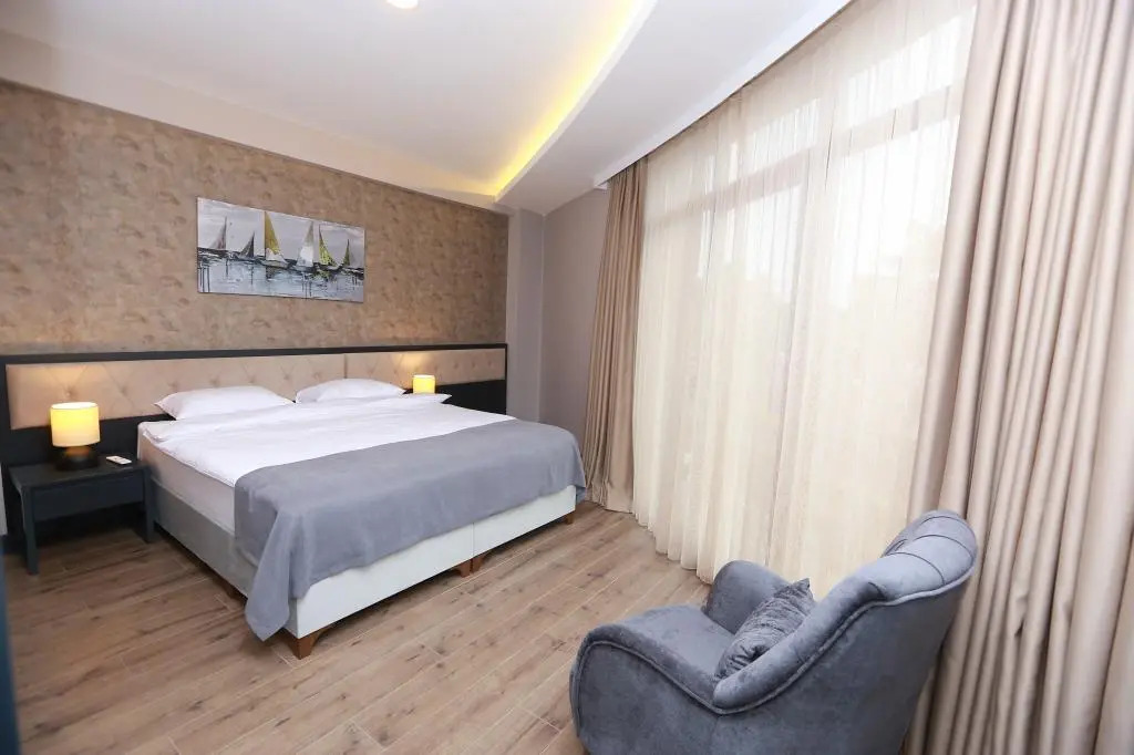 PENTAHOR HOTEL
