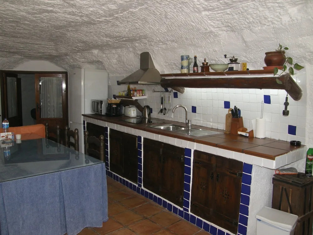 Cueva El Guindas